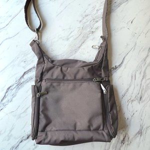 Travelon Anti Theft Messenger Bag